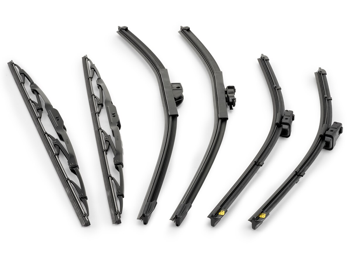 Various wiper products of different brands and sizes