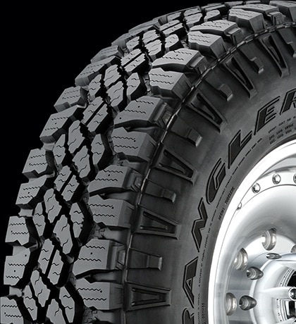 Goodyear Wrangler DuraTrac 255/70-18 113S On-/Off-Road Commercial Traction Truck Tire 150524601